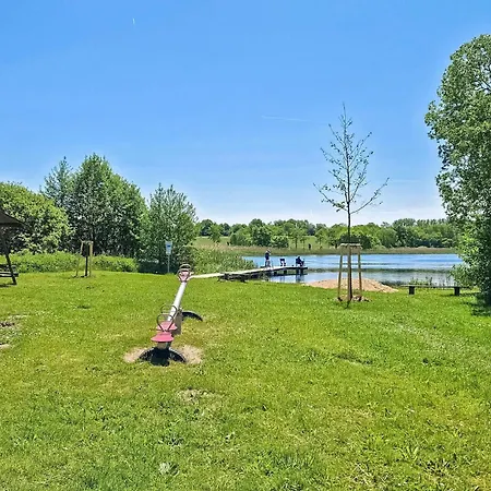 Holiday home Doppelhaushaelfte Blankensee *